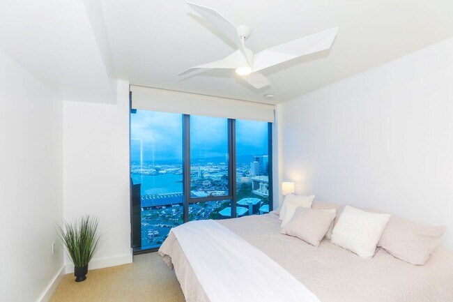 Building Photo - The Collection -  Ocean Views!  1BR/1BA/1PKG