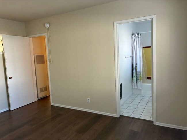 Building Photo - 1387 Eagle Vista Dr