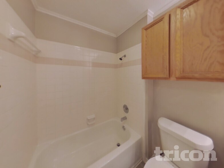 Building Photo - 1220 Idlewood