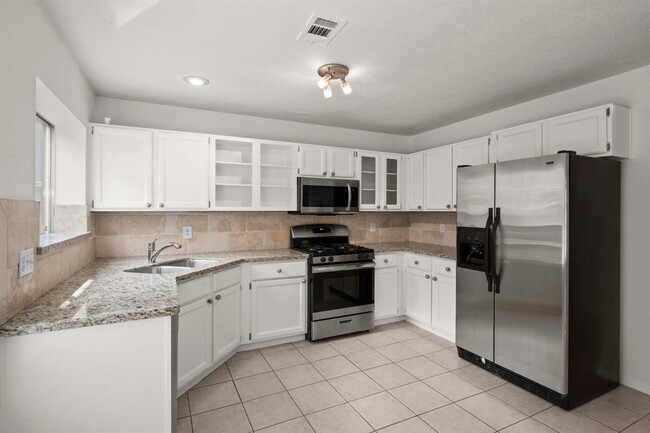 Building Photo - 6 E Stony Bridge Cir