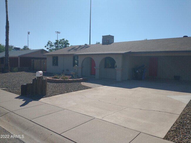 Building Photo - 13802 N 17th Ave