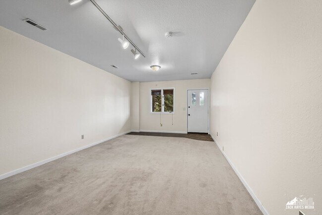 Building Photo - 6010 Staedem Dr
