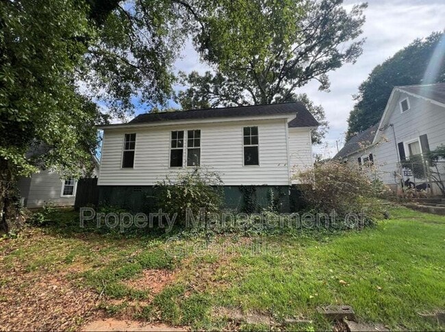 Building Photo - 17 Henry St