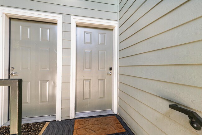 Building Photo - 755 5th Ave NW