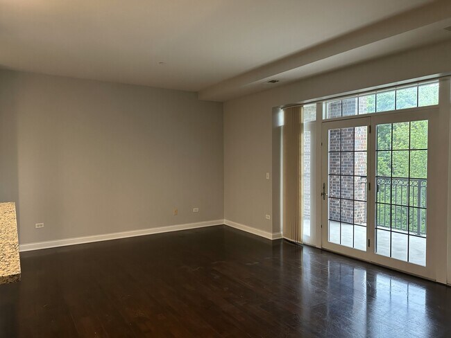 Building Photo - 1800 Amberley Ct