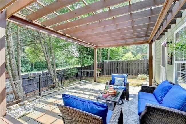 Building Photo - 335 Pintail Ct