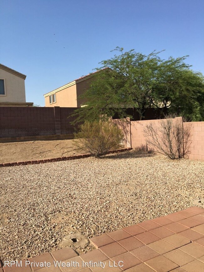 Building Photo - 4 br, 3 bath House - 21826 W. Sonora Street