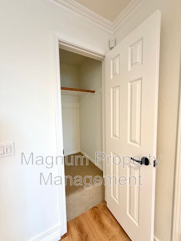 Building Photo - 23775 Cruise Cir Dr