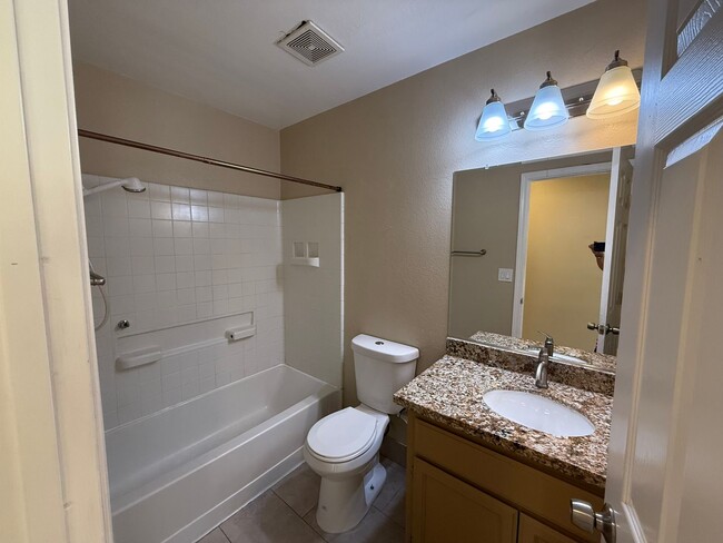 Building Photo - Updated two story home in Sylvan School Di...