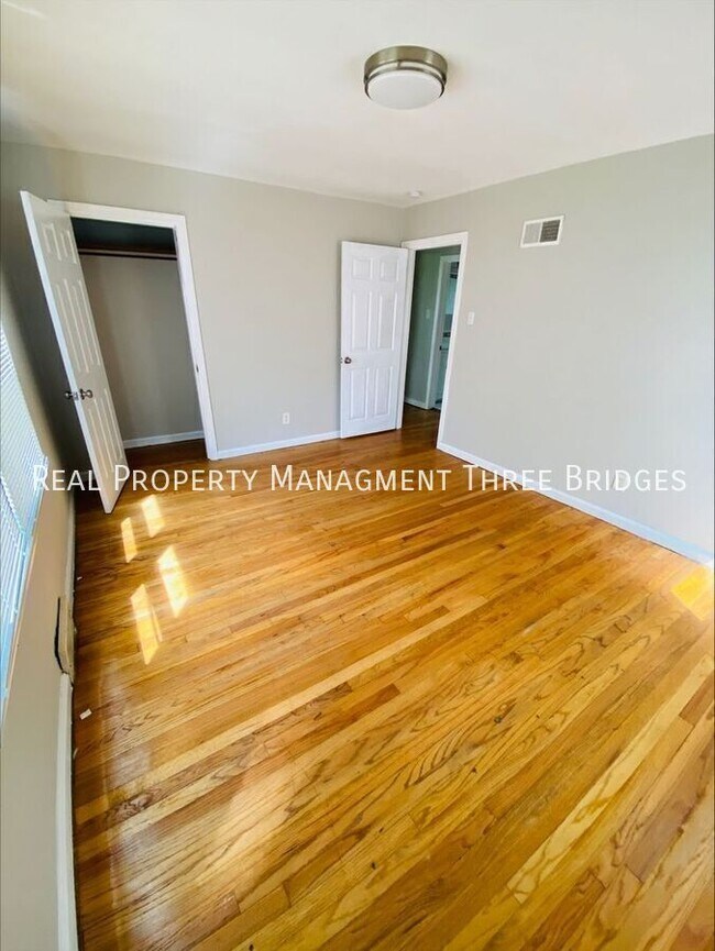 Building Photo - 6156 Wulff Dr