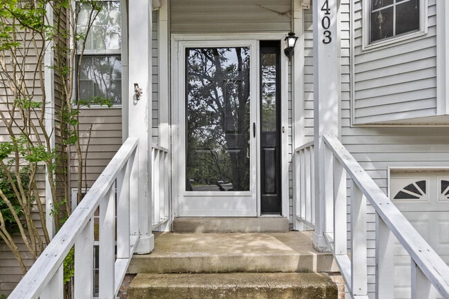 Building Photo - 403 Windfield Pl