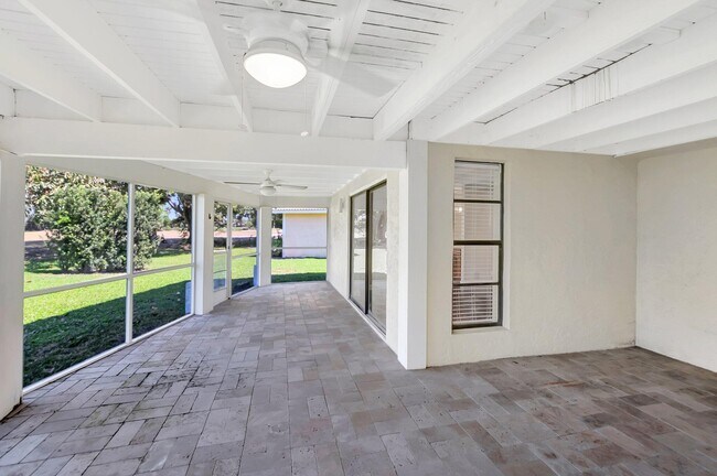 Building Photo - 19635 Back 9 Dr