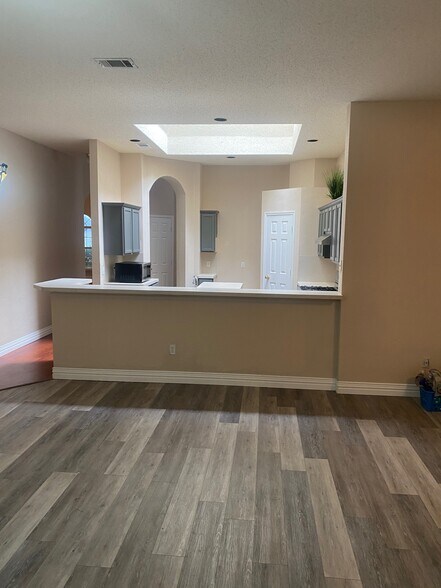 Building Photo - 4505 Scenic Dr