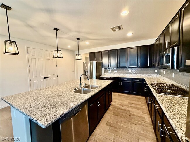 Building Photo - 1602 Morning Bell Ave