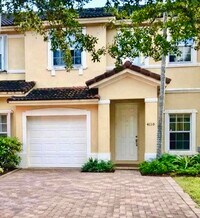 Building Photo - 4110 NE 24th St