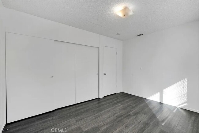 Building Photo - Located in the desirable Jurupa Hills clos...