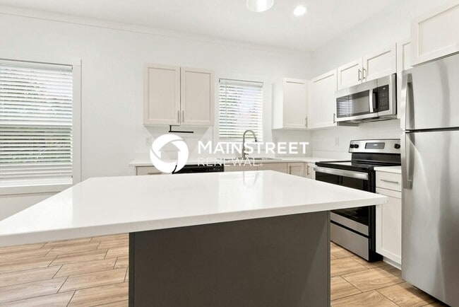 Building Photo - 3 Bedroom Pet-Friendly Home in Houston, TX with Main Street Renewal