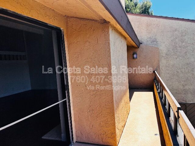 Building Photo - 2204 Plaza De Las Flores Plz