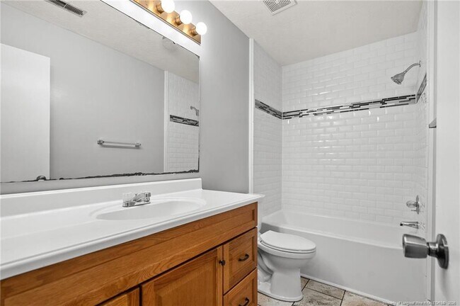 Building Photo - 920 Inglewood Ln