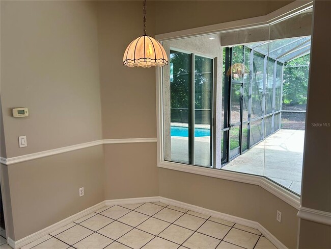 Building Photo - 10433 Lake Hill Dr