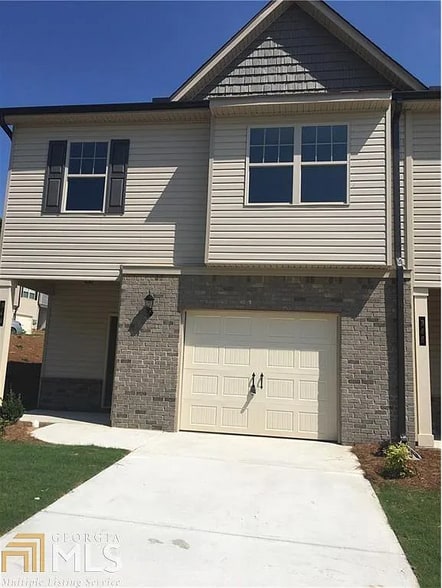 Driveway - 346 Turtle Creek Dr