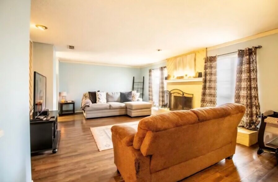 Building Photo - 2322 77th St