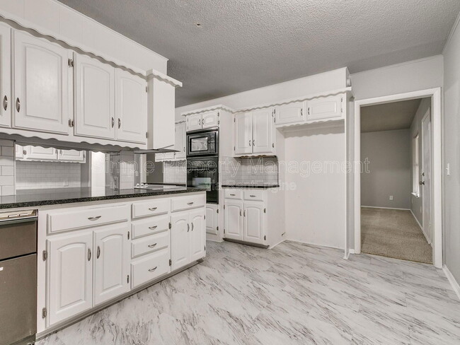 Building Photo - 6109 Kingston Rd