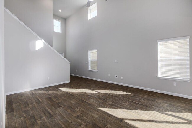 Building Photo - 14126 Macquarie Dr
