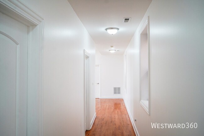 Building Photo - 5172 S Michigan Ave