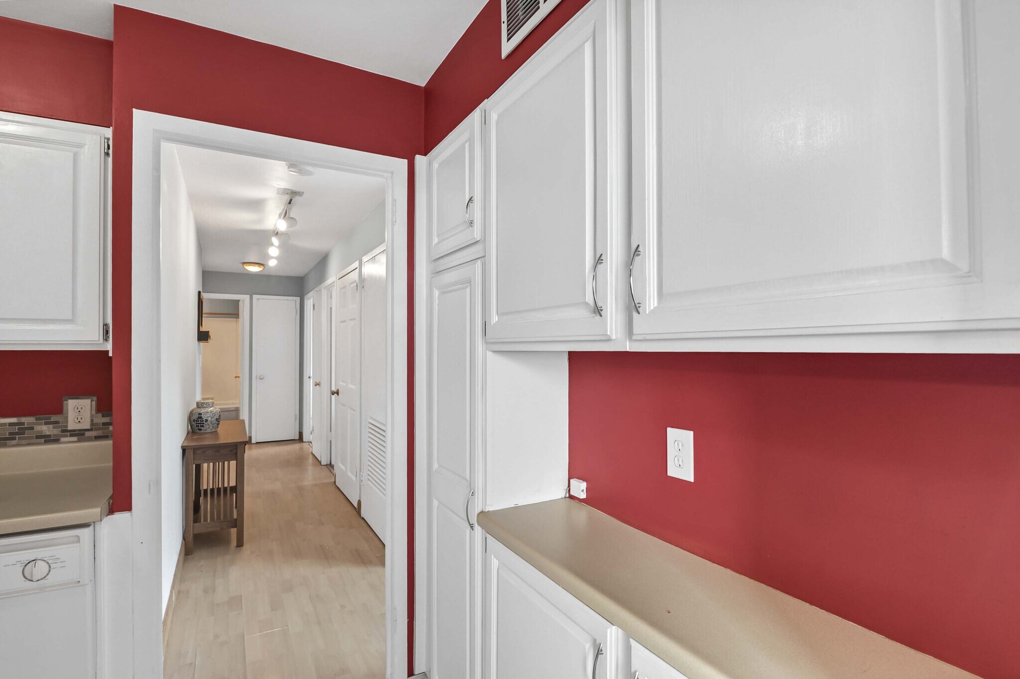 Building Photo - 11850 Edgewater Dr