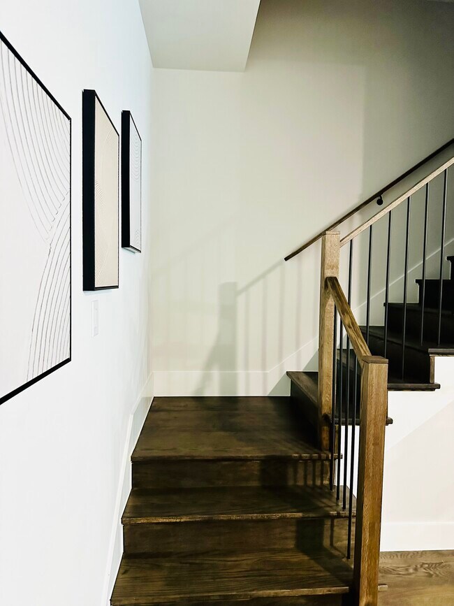 Building Photo - 512 Secretariat Dr