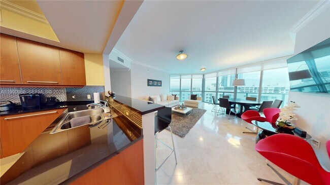 Building Photo - 3101 S Ocean Dr