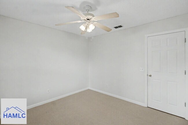Building Photo - 340 McCumber Dr