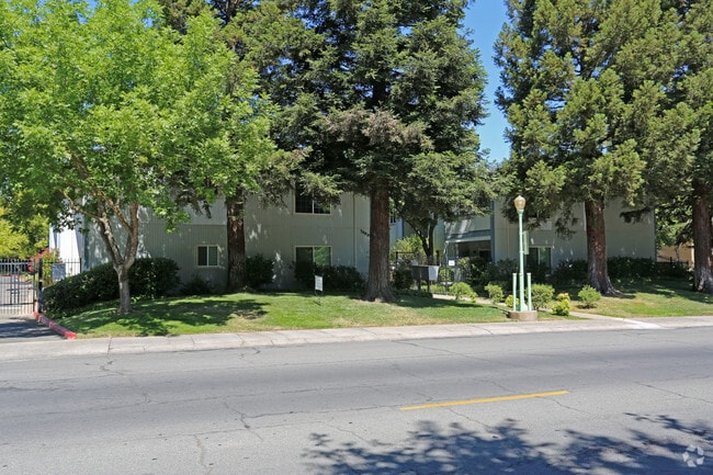 Building Photo - River Park Apartments