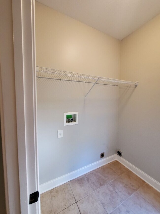 Building Photo - Pet Friendly Four Bedroom In Adams!