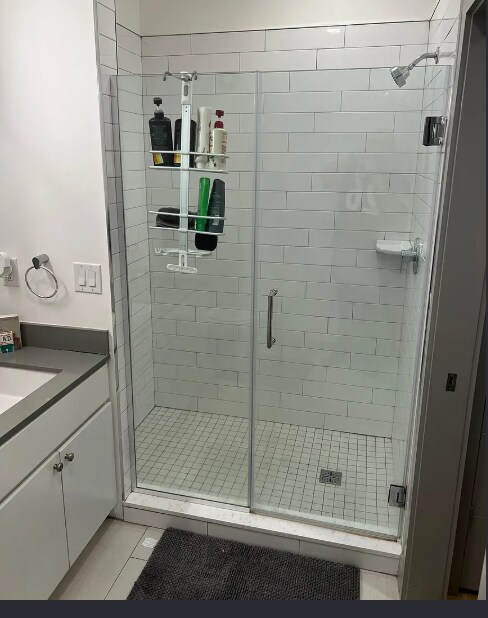 Building Photo - 400 Herron Dr