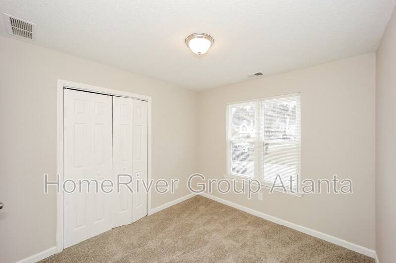 Building Photo - 4050 Robin Cir