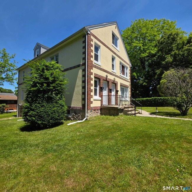 Building Photo - 24 Martone St