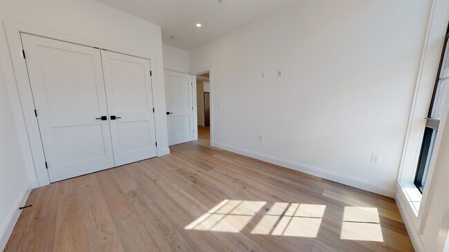 Building Photo - 580 Palisade Ave