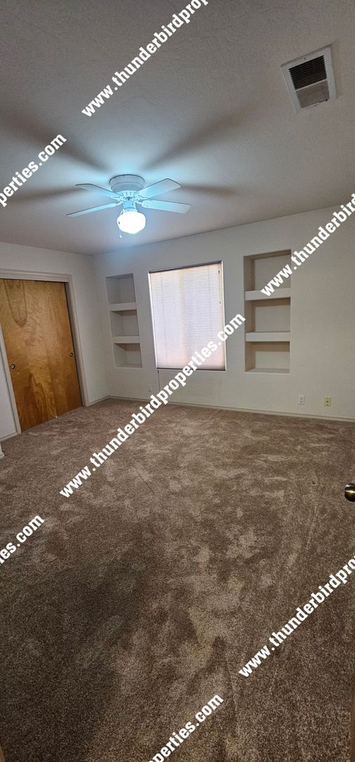 Building Photo - Beautiful NE Heights location