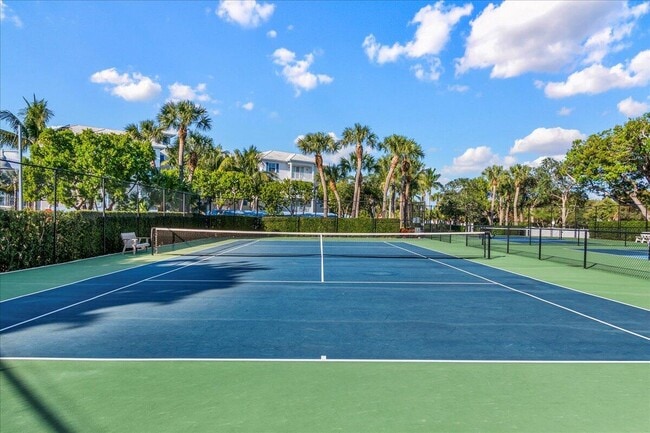 Building Photo - 143 Bay Colony Dr N