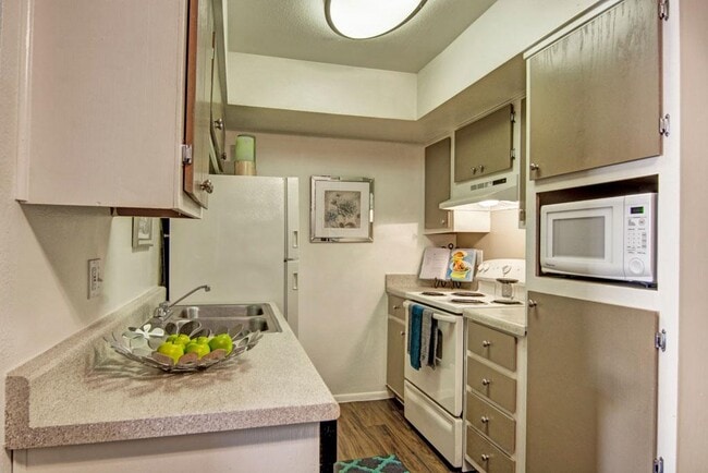 Paradise Falls Kitchen - Paradise Falls