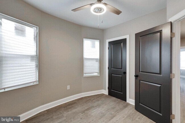 Building Photo - 6205 Elmwood Ave