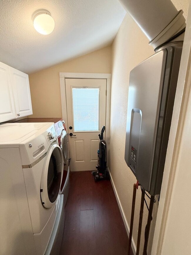 Building Photo - Well-Maintained Cozy 2BD/2BA Home in Angels Camp, CA! Extra Upper Room and Basement!