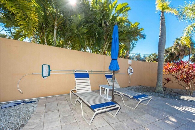 Building Photo - 824 Padua Ln