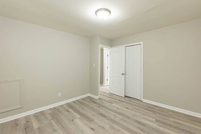 Building Photo - 209 Johnson St