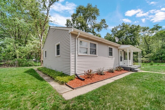 Building Photo - 3 Bedroom 1 Bathroom House for Rent!