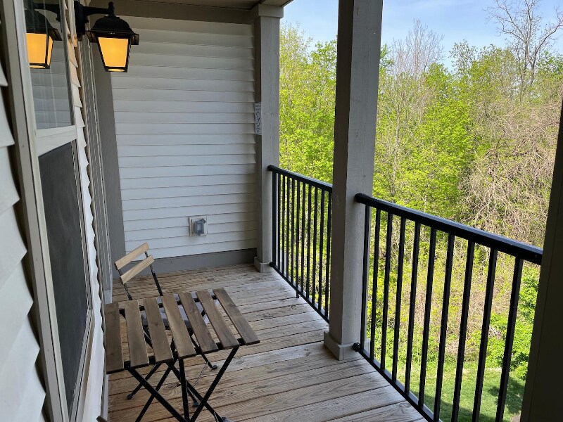 Building Photo - 700 Zumstein Ln