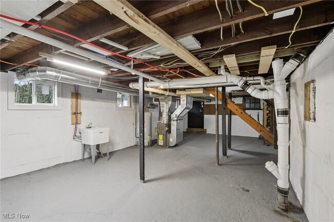 Building Photo - 133 N Pearl St