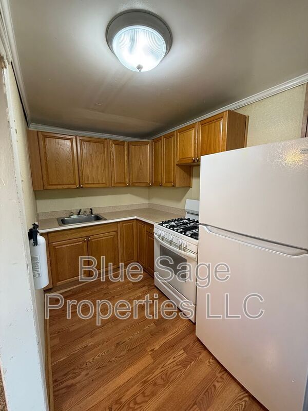 Building Photo - 37 Concord Rd